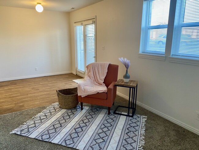 Photo - The Willows Apartments