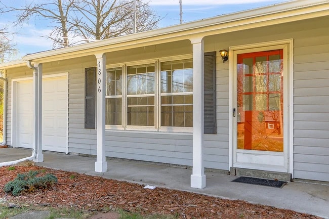 Photo - 1806 Highridge Dr