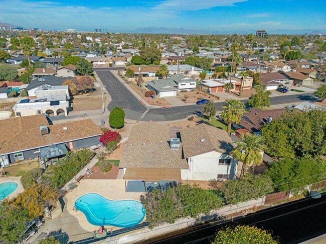 Photo - Large Trilevel home backing 60 with pool and close to ASU