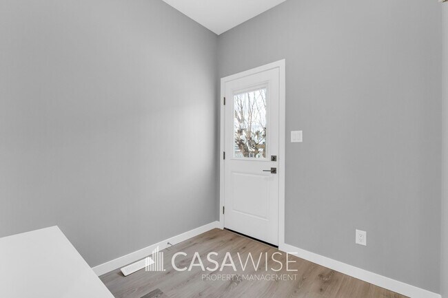 Photo - 9348-9154 154 St Unité Main