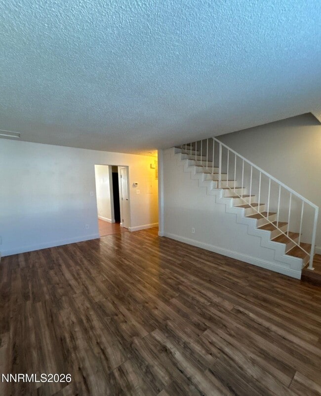 Photo - 1410 E 9th St