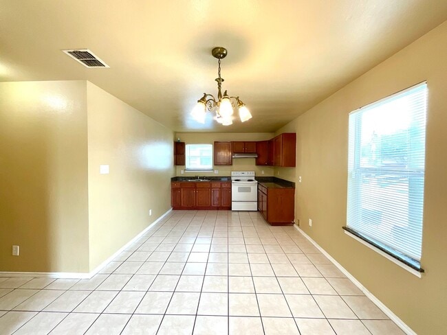 Photo - *MOVE IN SPECIAL* Convenient & Low-Maintenance Living Near St. Mary’s University!