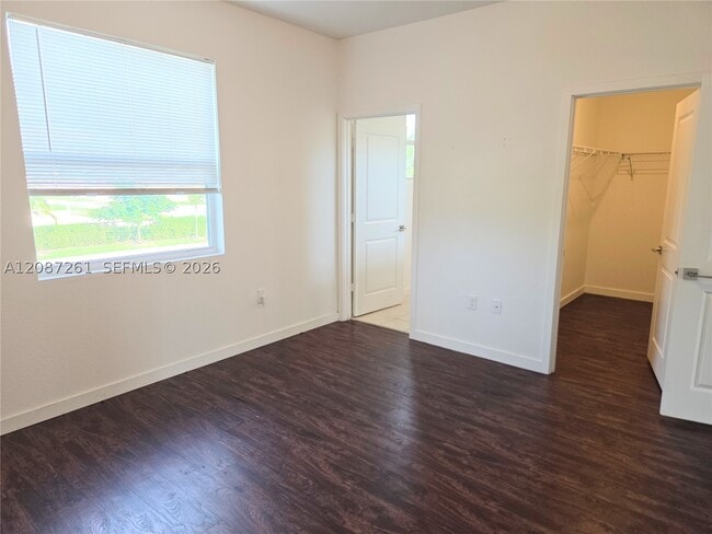 389 NE 5th Pl