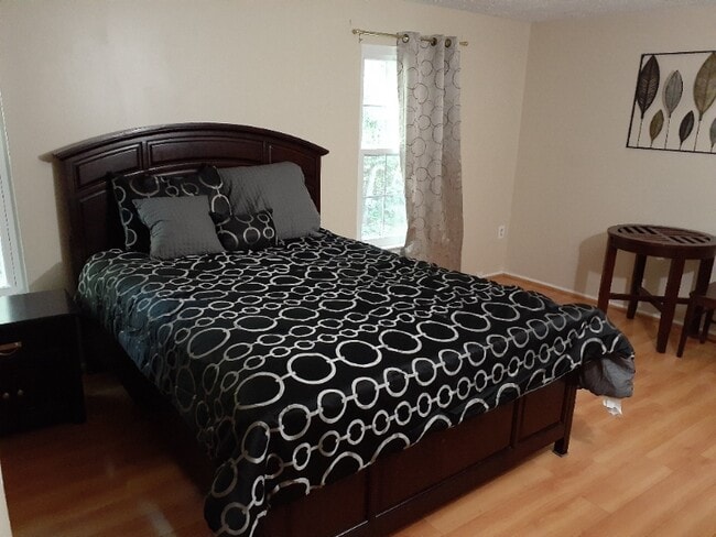 Building Photo - 1598 Pin Oak Dr Rental