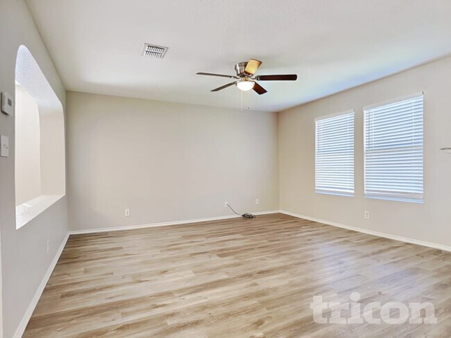 Photo - 2615 Thunder Gulch