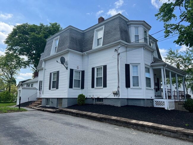 9 Arlington St Unit 2
