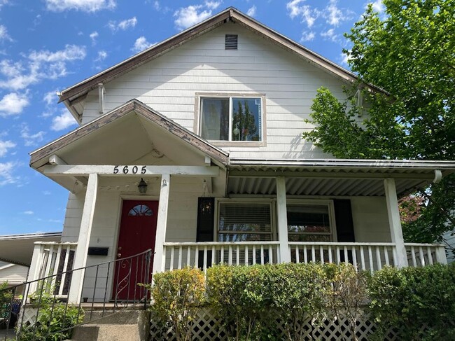 Photo - 5605 N Bowdoin St House