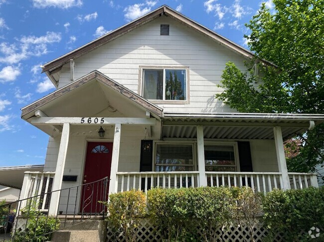 Building Photo - 5605 N Bowdoin St Rental