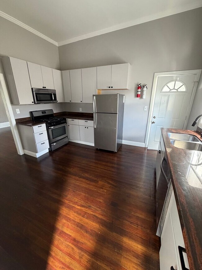Photo - 1716-1720 13th Street Unidad 1718  13th St. Upper