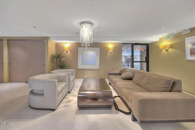 Photo - 137 S Palm Dr Unit 201