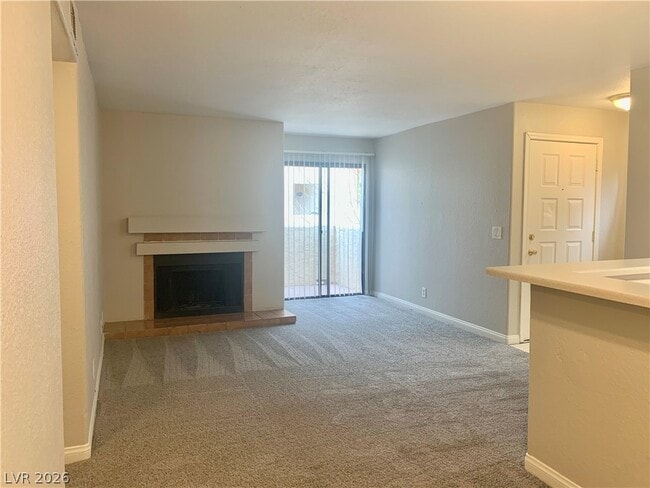 Photo - 2985 Juniper Hills Blvd Unidad 203
