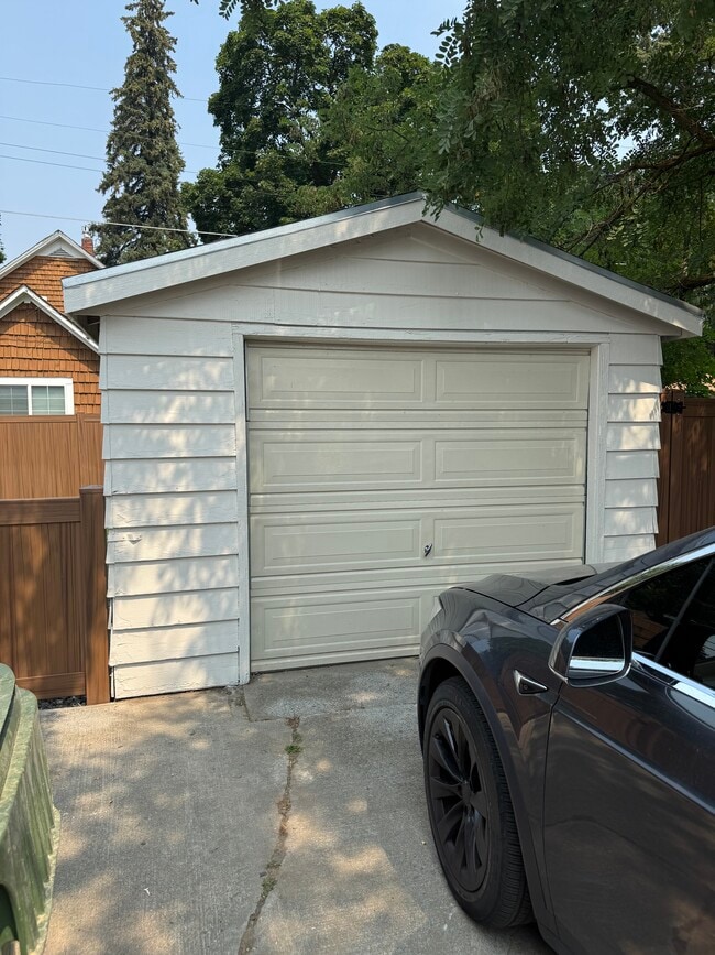 Photo - 803 E 37th Ave
