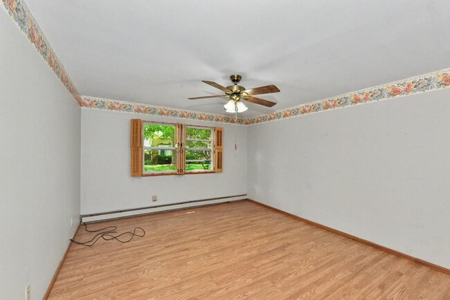 Photo - "Charming 2-Bed Condo Retreat: Comfort & Convenience in Brown Deer!" Unit 101
