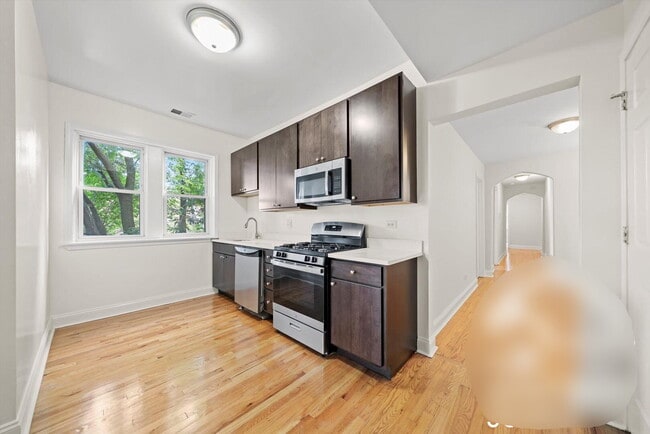 Building Photo - 3432 W Parker Ave Unit 3