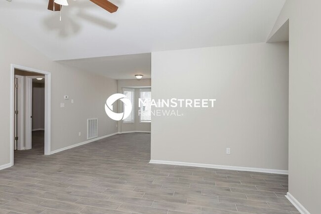 Photo - 3 Bedroom Pet-Friendly Home in Zebulon, NC with Main Street Renewal
