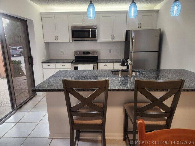 2813 28th Ct