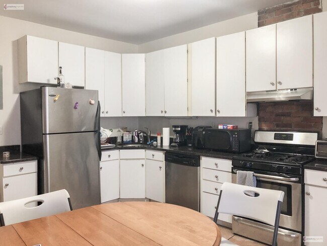 Photo - 71 Pontiac St Unit 1