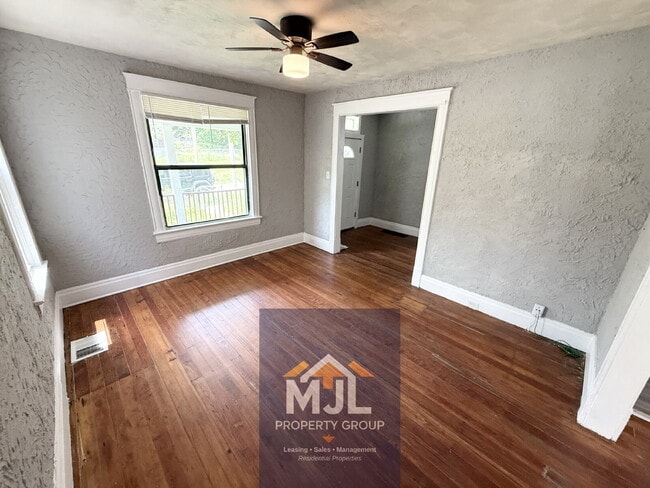 Beautiful 3 Bedroom/ 2 Bath Home Ready Now!