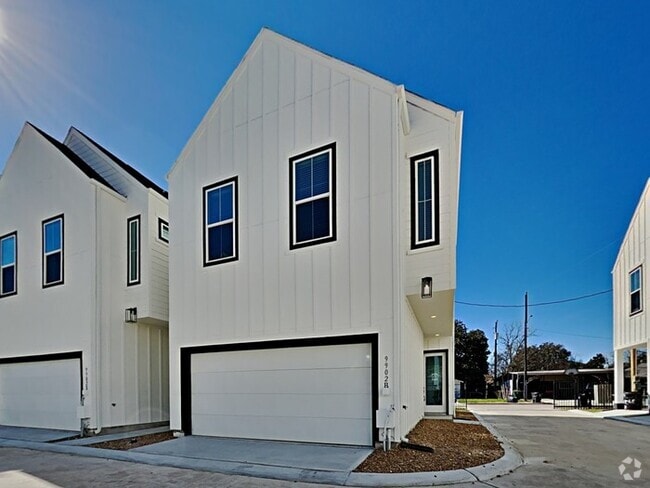 Building Photo - 9902 Clark Rd Rental