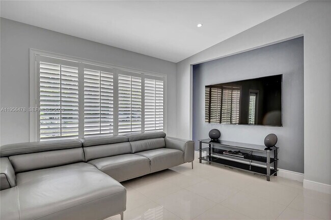 Photo - 8015 SW 136th St