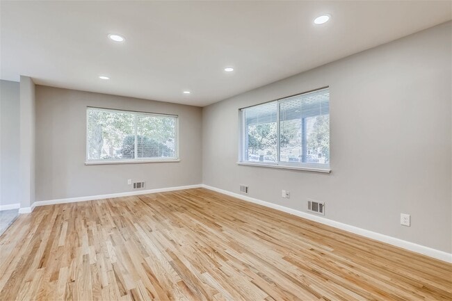 Photo - 1732 Florence St