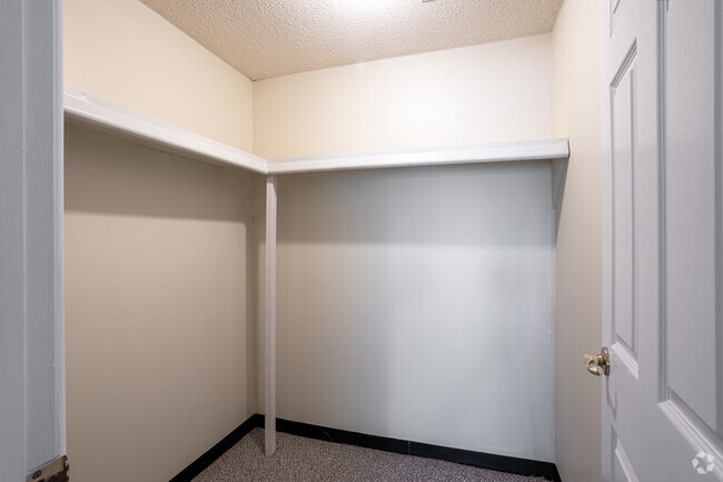 2BR, 1BA