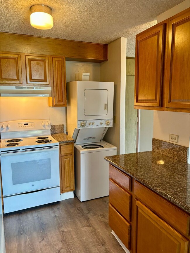 Photo - For Rent | Spacious Studio with 1 assigned parking stall located at Kemo'o By The Lake Unit 808