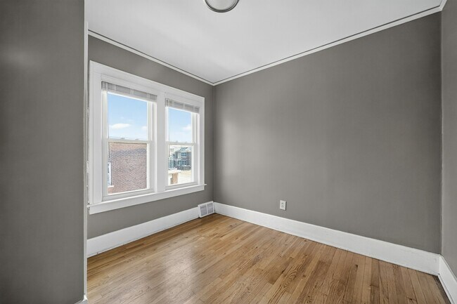 Photo - 1698 Clairmount Ave