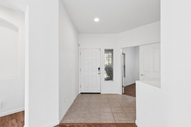 Single-Story 3-Bedroom with 3-Car Garage in Mace Ranch
