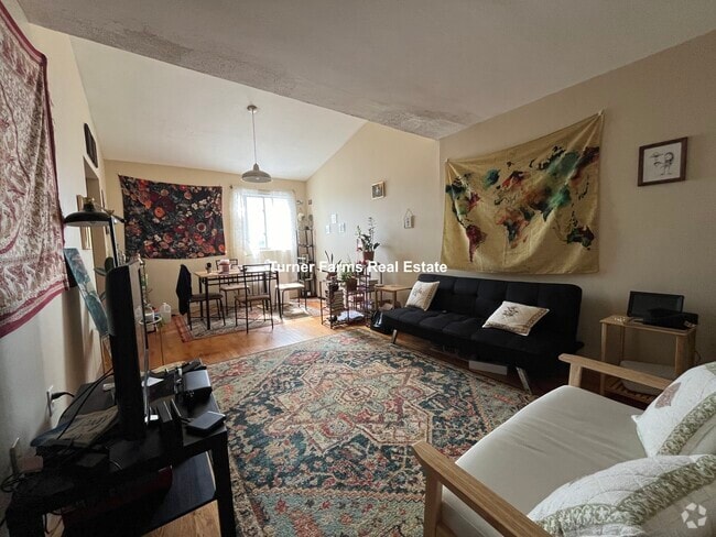 Building Photo - 383 Dorchester Ave Rental