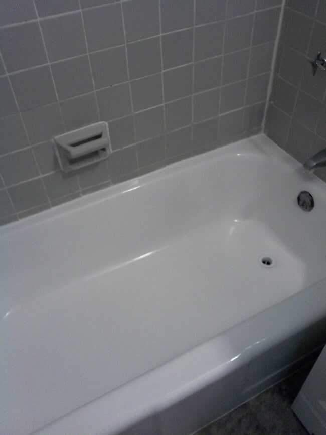 New Shower Tub - 1121 ARLINGTON Unit 211
