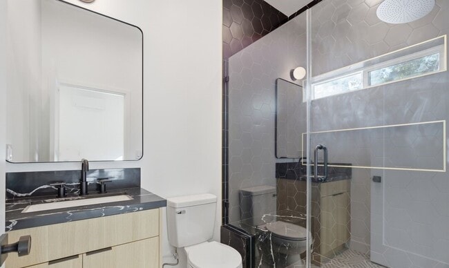 Photo - 2835 S Redondo Blvd Unit 2837.5