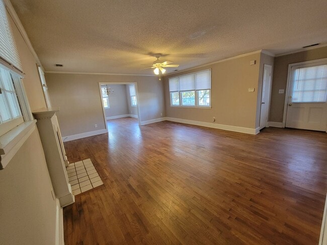 Photo - 2 Bedroom House off of Ogelthorpe Avenue