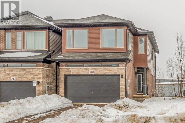 Photo - 3981 Crown St