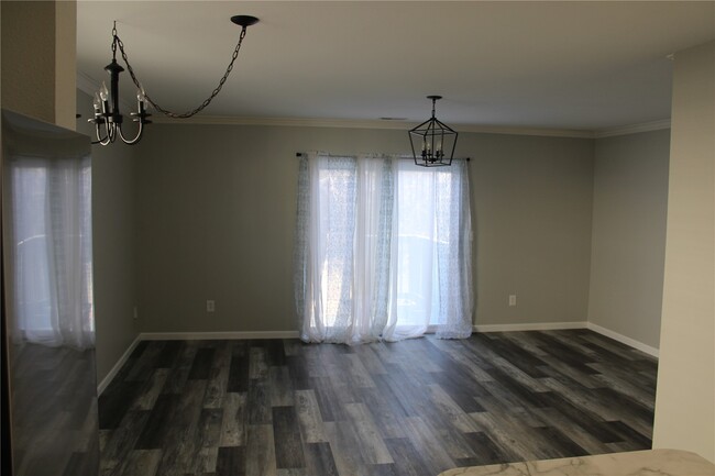 Photo - 712 Woodside Creek Dr