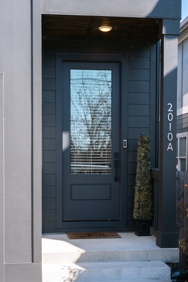 Photo - 2010 14th Ave N