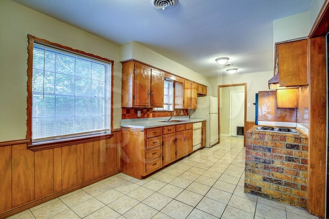 Photo - 6426 Chapman Dr