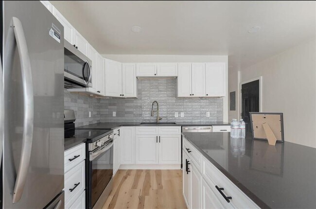 460 Smithfield Ave Unit 3