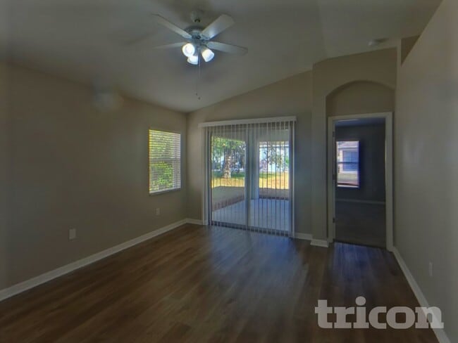 Photo - 1433 Delano Trent St