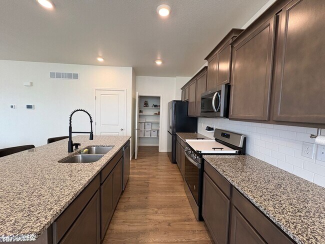Photo - 10417 Castor Dr