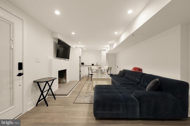 Photo - 5231 Watson St NW