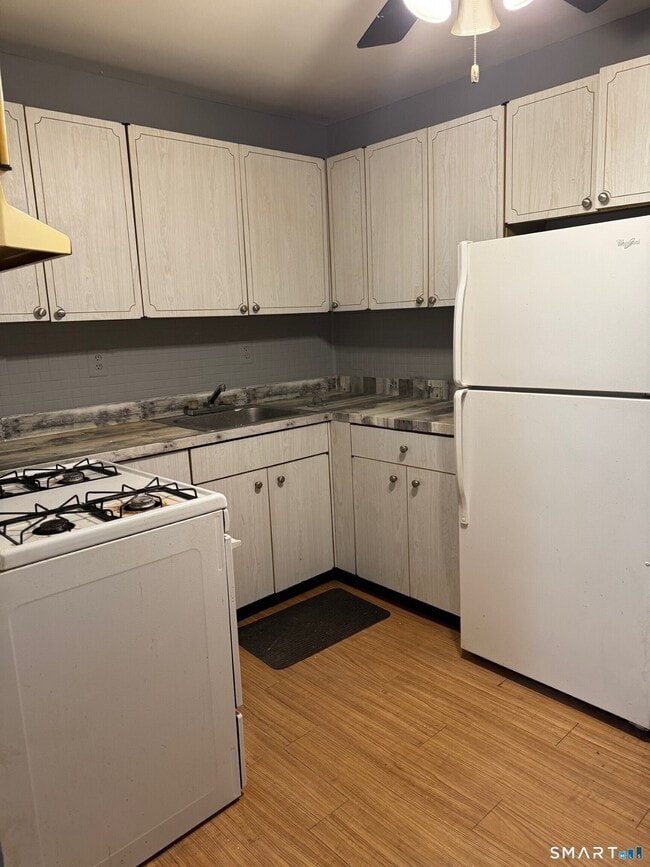 Photo - 235 Henry Ave Unit 11J