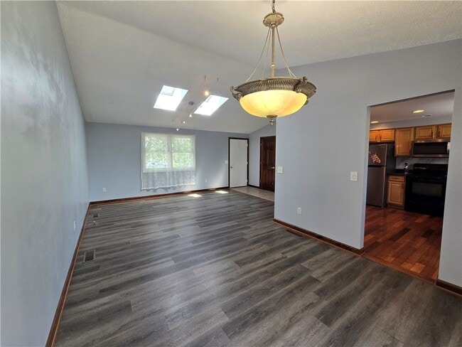 Photo - 237 Countess Dr