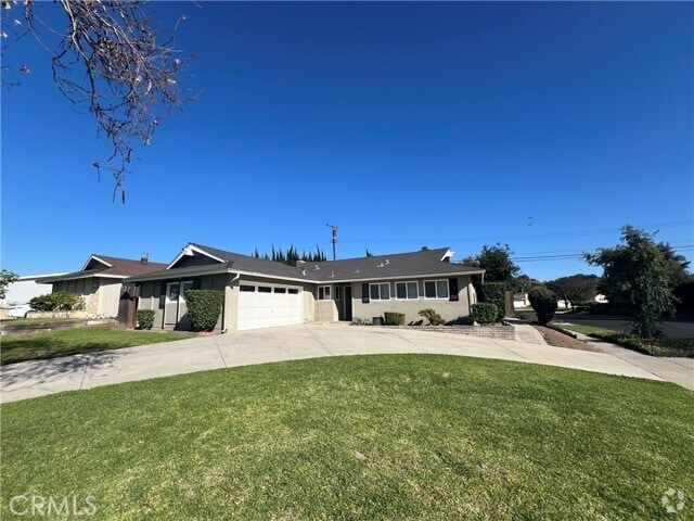 Building Photo - 1700 Lark Ellen Dr Rental