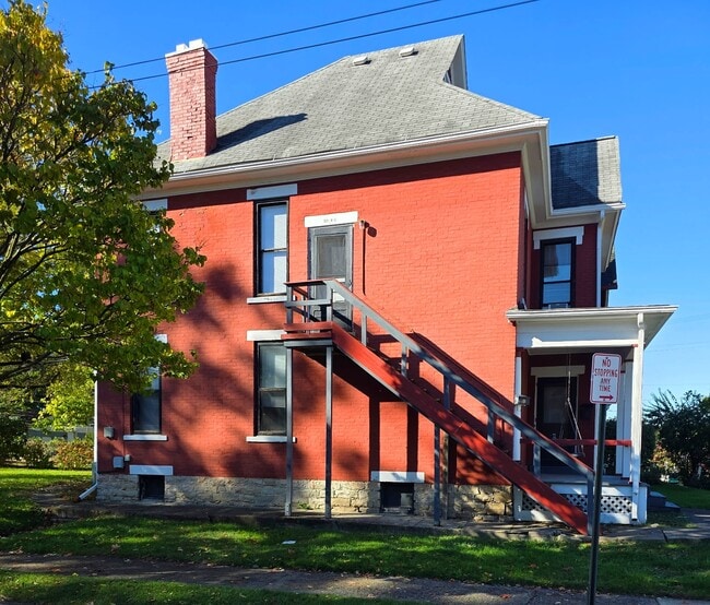 Building Photo - 45 1/2 E Duncan St Unit 45.5