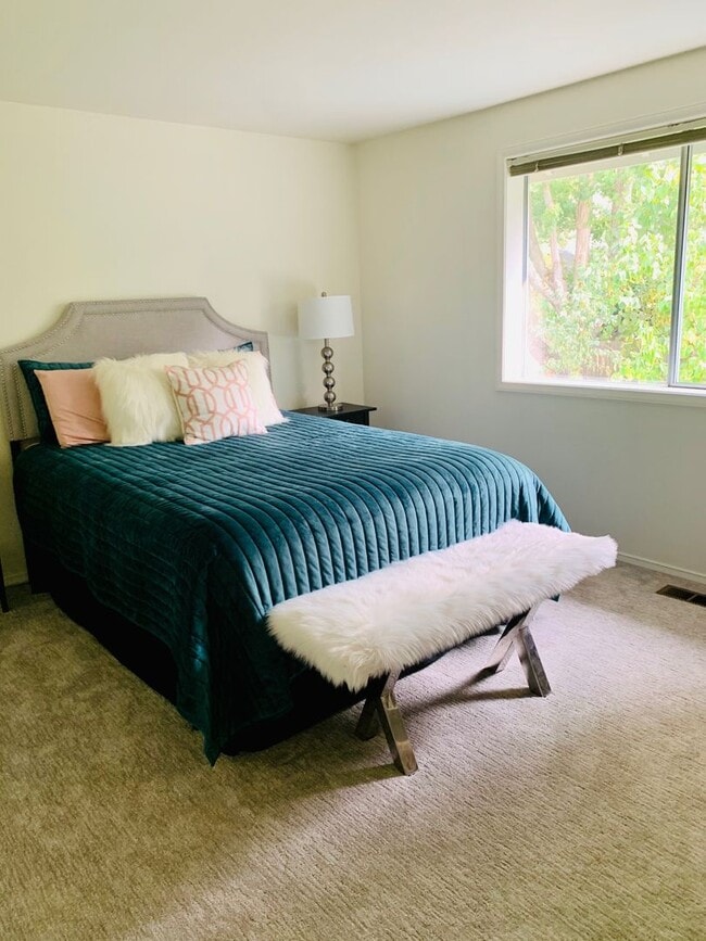 Photo - 4-Bedroom Single-Family Home on Quiet Cul-de-Sac