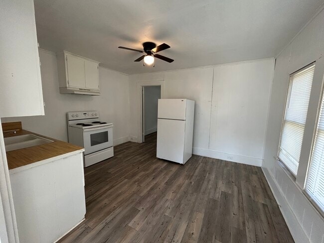 Photo - 408-410 Scruggs St
