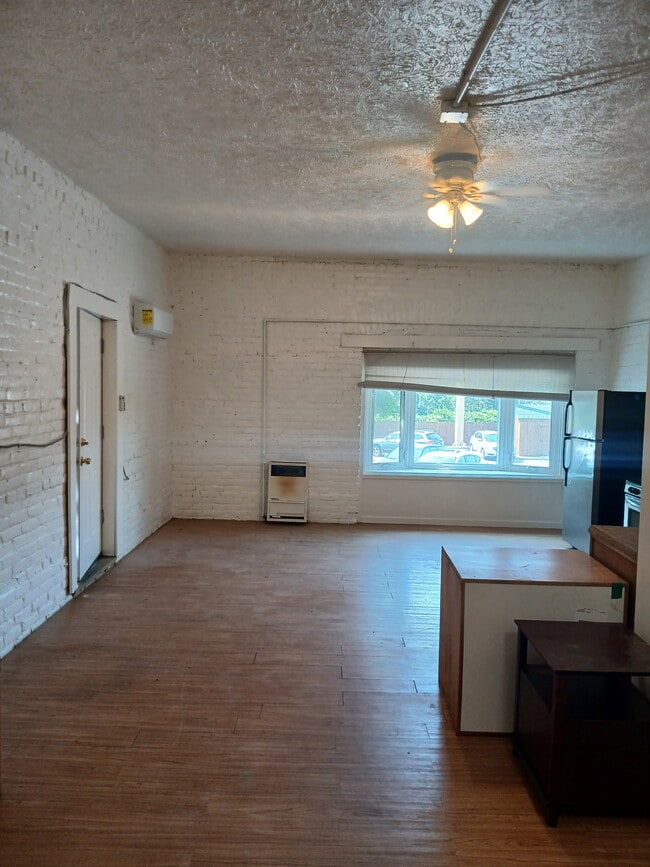 Large overview - 2210 Murray Hill Rd