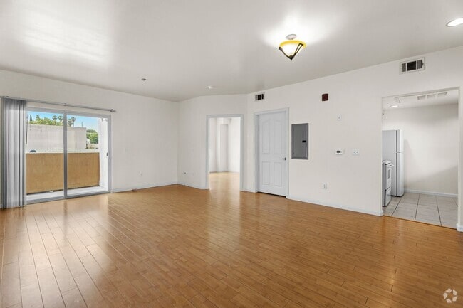 Building Photo - Spacious One-Bedroom in 55+ Monterey Park ... Rental