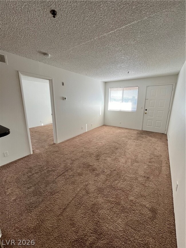 1381 E University Ave. Unit 304